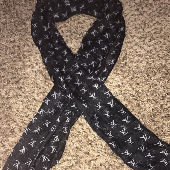Scarf - Picture 1 of 1